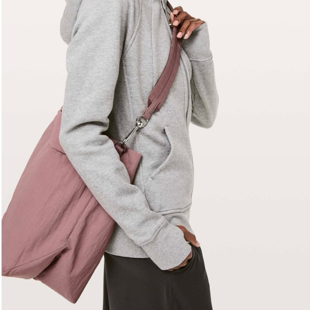 Lululemon On My Level Bag *19L Red Dust